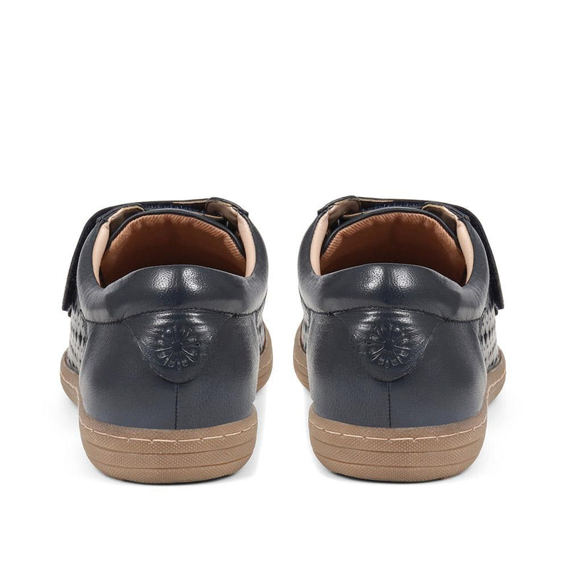 Casual Touch Fasten Shoes - VAN37515 / 323 980