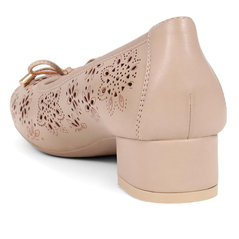 Cut Out Detail Court Shoes - WK39005 / 324 952