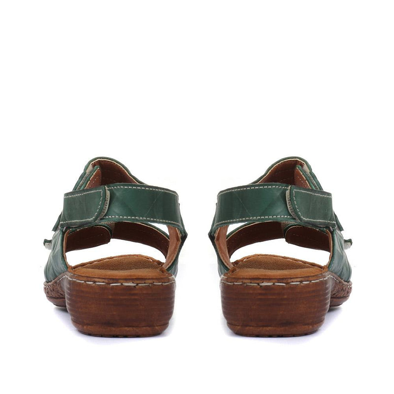 Dual Fitting Leather Sandals - LUCK33021 / 320 057